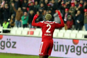 "Dede" lakaplı golc&uuml;, gole doymuyor