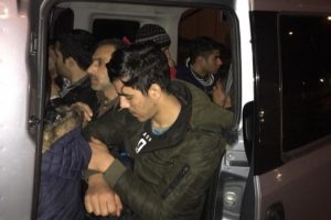 5 kişilik aracın i&ccedil;inden &ccedil;ıktılar