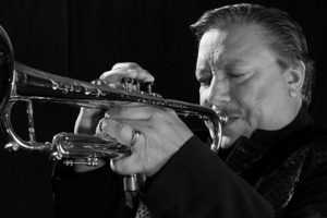 Grammy &ouml;d&uuml;ll&uuml; trompet&ccedil;i Arturo Sandoval, İzmir'de