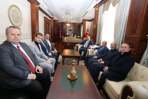 Bursa Valisi Canbolat'a M&Uuml;SİAD'ın yeni y&ouml;netiminden ziyaret