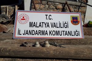 Jandarma hırsızları iz s&uuml;rerek buldu