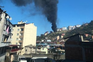 Korkutan yangına itfaiyeden m&uuml;dahale
