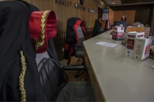 Hakim savcı adaylarına m&uuml;lakat i&ccedil;in 70 puan şartı getirildi
