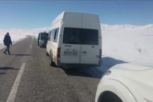 15 kişilik minib&uuml;ste yakalandılar