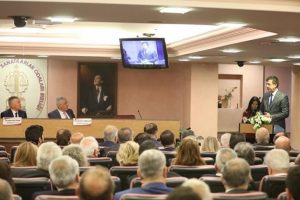 Zeybekci: İzmir e-ticarete hazırlanmalı