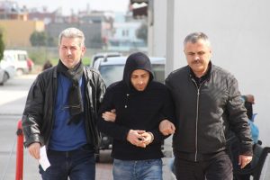 Sevgilisinin ablasını gasp eden kişi yakalandı! 'Bir sefer olmadı, ikinci kez deneyin'