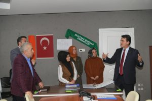 Bursa Osmangazi Belediye Başkanı D&uuml;ndar, Osmangazi SKM'yi ziyaret etti