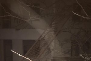 Balkon demiri hırsızları yakalandı