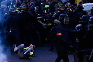 'Sarı yelekliler'e &ccedil;ok k&ouml;t&uuml; haber! Reddedildi
