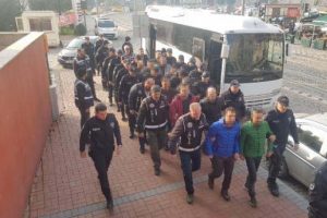 FET&Ouml;'n&uuml;n askeri yapılanmasına operasyonda 16 ş&uuml;pheli adliyede
