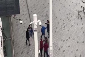 Arap turistle otob&uuml;s&ccedil;&uuml;ler arasında kavga