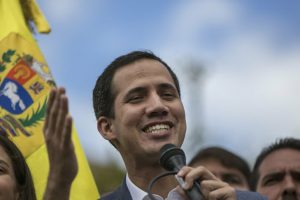 Guaido, 'başkanlık' kararnamesini yayınladı