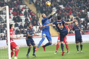 Antalyaspor'da t&uuml;m ma&ccedil;larda oynayan futbolcu kalmıyor