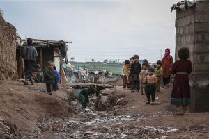 Pakistan'daki sert kış Afgan m&uuml;ltecilerin hayatını zorlaştırıyor
