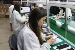 Samsun'da akıllı telefon &uuml;retiyor, 1 ay i&ccedil;inde...