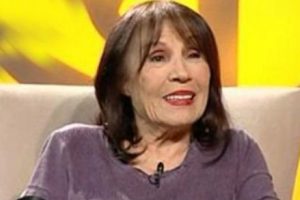 Yonca Lodi, Ayten Alpman'ın anma gecesinde sahne aldı