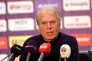 Mustafa Denizli gelecekten umutlu