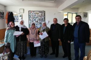 60 yaşından sonra okuma-yazma &ouml;ğrendiler
