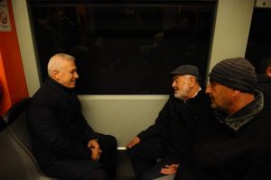 Bursa B&uuml;y&uuml;kşehir Belediye Başkan Adayı Bozbey vatandaşların sorunlarını Bursaray'da dinledi