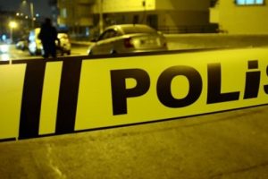 Korkun&ccedil; g&ouml;r&uuml;nt&uuml;! Otomobil i&ccedil;inde kanlar i&ccedil;inde bulundular