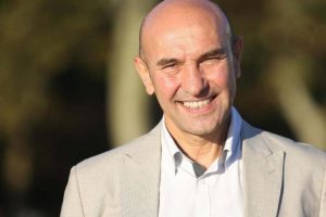 Soyer: Zenginlerin metroya, dolmuşa binmek isteyeceği bir İzmir yaratacağım