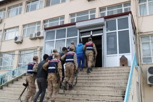 Bombalı eylem hazırlığındaki 3 ter&ouml;rist yakalandı