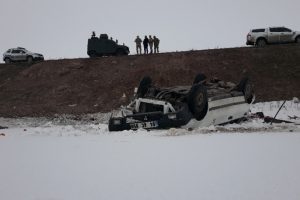 Takla atıp şarampole u&ccedil;tu: 2 &ouml;l&uuml;, 4 yaralı