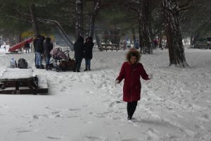 Kazdağları'nda kar eğlencesi