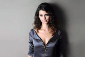 Beren Saat'in yeni dizisindeki rol&uuml; belli oldu