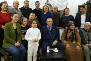 Cumhurbaşkanı Erdoğan'dan Hatay'da ev ziyareti