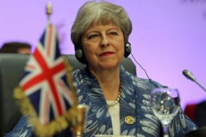 Theresa May &uuml;zerindeki Brexit'i erteleme baskısı artıyor