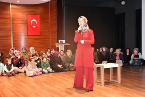 Hatice K&uuml;bra Tongar 'dan Bursalılarla buluştu