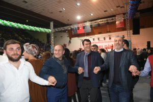Bursa'da se&ccedil;im &ccedil;alışmalarına horon arası