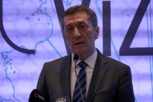 Bakan Sel&ccedil;uk: Oyunun ortasında kuralı değiştirmemeye gayret ediyoruz