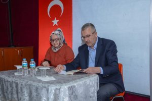 Bursa Karacabey Belediye Başkan &Ouml;zkan'dan &ouml;ğrencilere kitap okuma &ccedil;ağrısı