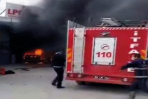 Tamir i&ccedil;in bırakılan ara&ccedil;, yanarak hurdaya d&ouml;nd&uuml;