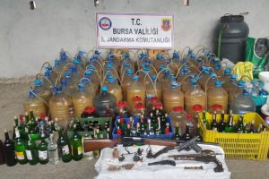 Bursa'da bin 400 litre ka&ccedil;ak alkol ele ge&ccedil;irildi