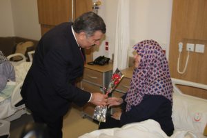 Sağlık Bakanını karşısında g&ouml;ren hasta g&ouml;zyaşlarına hakim olamadı