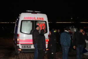 Denize d&uuml;şt&uuml; kalp masajıyla hayata tutundu