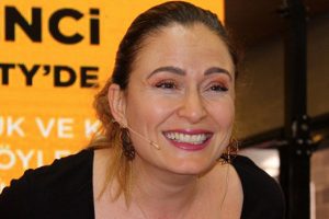 Ceyda D&uuml;venci, 8 yıllık m&uuml;cadeleyi anlattı