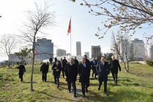 Bursa B&uuml;y&uuml;kşehir Belediye Başkanı Aktaş: "D&uuml;nyaya birliğimizi haykıracağız"