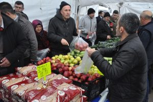 Elma ve bakliyat satışlarına başlandı