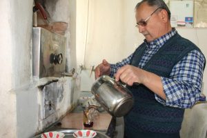 Asırlık odun kazanında &ccedil;ay keyfi