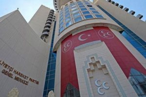 MHP'nin Dikili Belediye Başkan adayı Akın'ın adaylığı d&uuml;ş&uuml;r&uuml;ld&uuml;