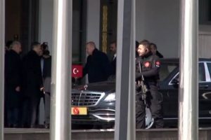 Sanat&ccedil;ılardan Erdoğan'a doğum g&uuml;n&uuml; s&uuml;rprizi