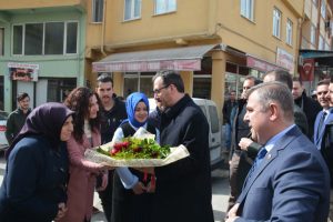 Bakan Kasapoğlu: &Ccedil;ocukları, gen&ccedil;leri spora teşvik edin