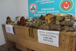 Zonguldak g&uuml;mr&uuml;ğ&uuml;nde ka&ccedil;ak kehribar taşı operasyonu