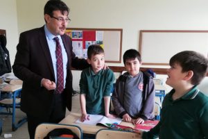 Bursa İl Milli Eğitim M&uuml;d&uuml;r&uuml; D&uuml;lger okul ziyaretlerini s&uuml;rd&uuml;r&uuml;yor