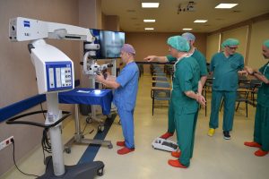 Bursa Uludağ &Uuml;niversitesi Tıp Fak&uuml;ltesi'ne yarım milyonluk ameliyat mikroskobu