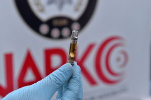 Kargoyla uyuşturucu g&ouml;nderilen kimyagere g&ouml;zaltı